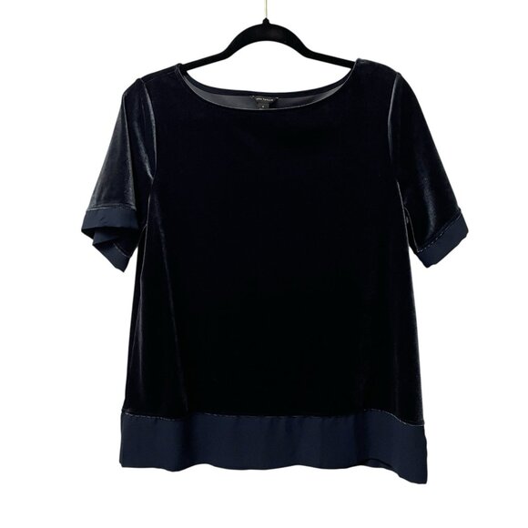 ANN TAYLOR BLOUSE VELVET TIMELESS CLASSIC SIZE M BOAT NECK NAVY BLUE MINIMALIST - Picture 1 of 9